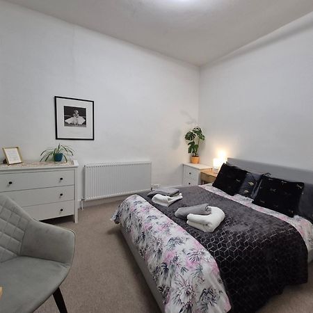 Stylish And Bright Flat In London N8 Turnpike Lane - Piccadilly Line Apartment Ngoại thất bức ảnh