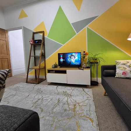 Stylish And Bright Flat In London N8 Turnpike Lane - Piccadilly Line Apartment Ngoại thất bức ảnh