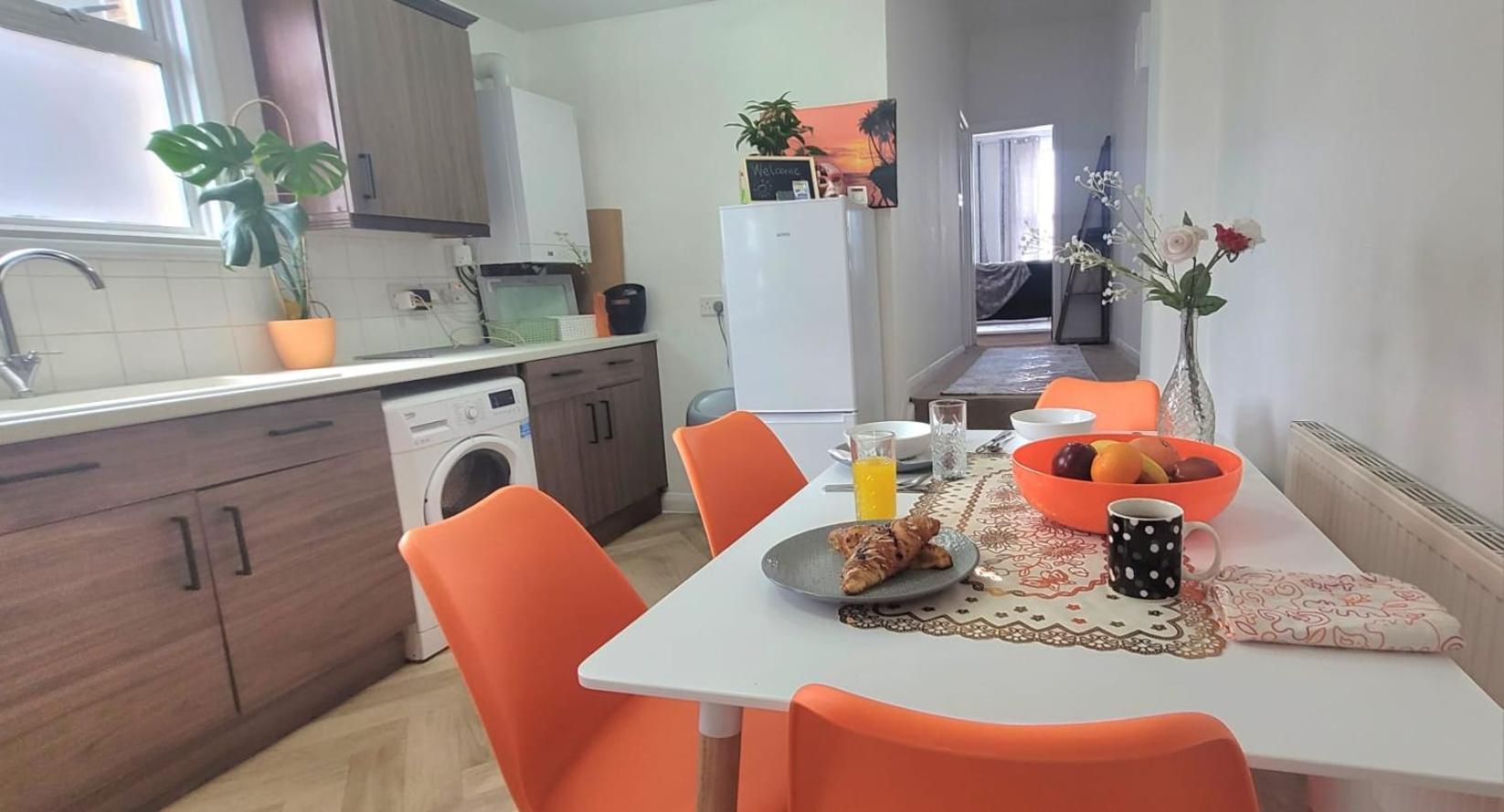 Stylish And Bright Flat In London N8 Turnpike Lane - Piccadilly Line Apartment Ngoại thất bức ảnh